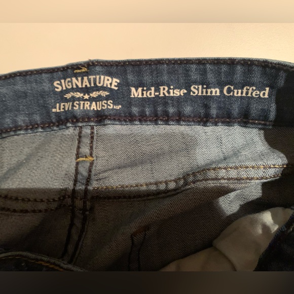 Mid-Rise Slim Cuff Blue Levi Jeans - Picture 3 of 3